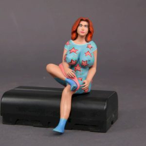 Painted Resin Figure of Woman (A9758 Z9A)