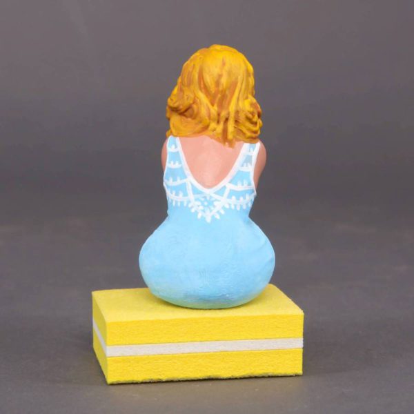 Painted Resin Figure of Woman (A9759 Z405)