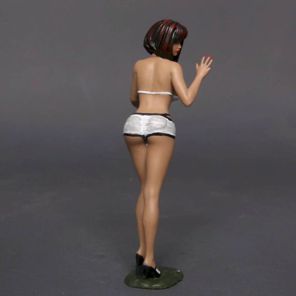 Painted Resin Figure of Woman (A9815 Z996)