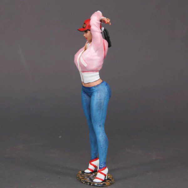 Painted Resin Figure of Woman (A9829 Z285)