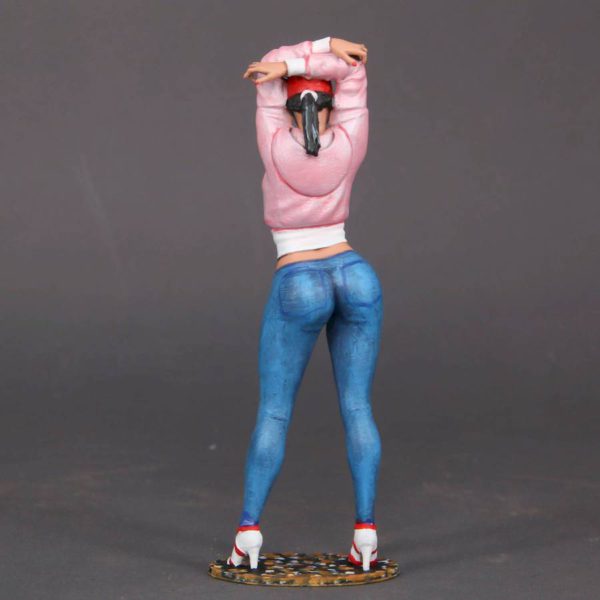 Painted Resin Figure of Woman (A9829 Z285)
