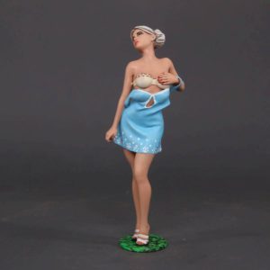 Painted Resin Figure of Woman (A9848 Z525)