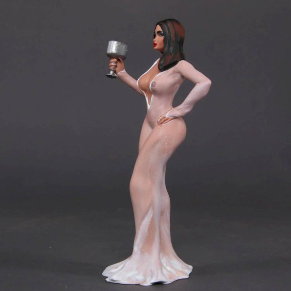 Painted Resin Figure of Woman (A9868 Z328)