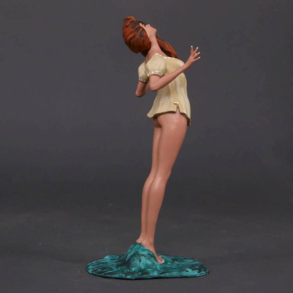 Painted Resin Figure of Woman (A9869 Z382)
