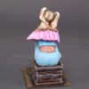 Painted Resin Figure of Woman (A9953 Z648)