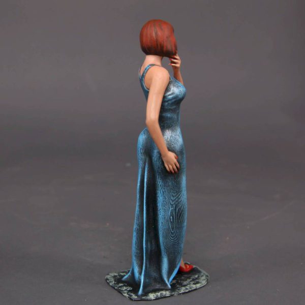 Painted Resin Figure of Woman (A9962 Z86C)