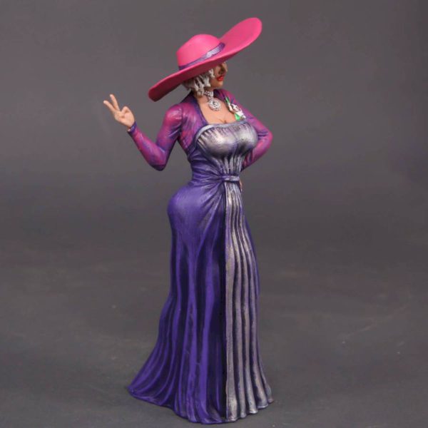 Painted Resin Figure of Woman (A9971 Z899)