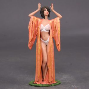 Painted Resin Figure of Woman (B8674 Z603)