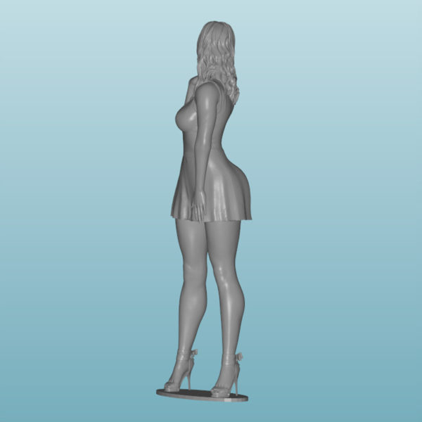 Woman Resin Figure (D120)