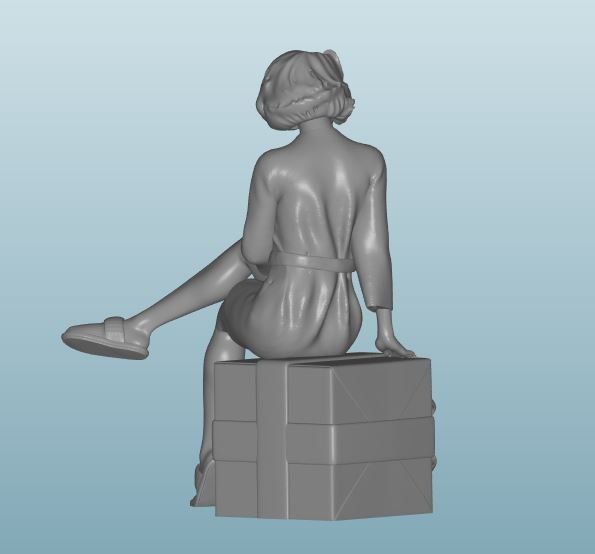 Woman Resin Figure (Z134)
